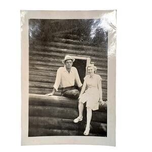 Vtg Couple Posing Cabin Behind Original Monochrome Photo 1946 Found Snapshot